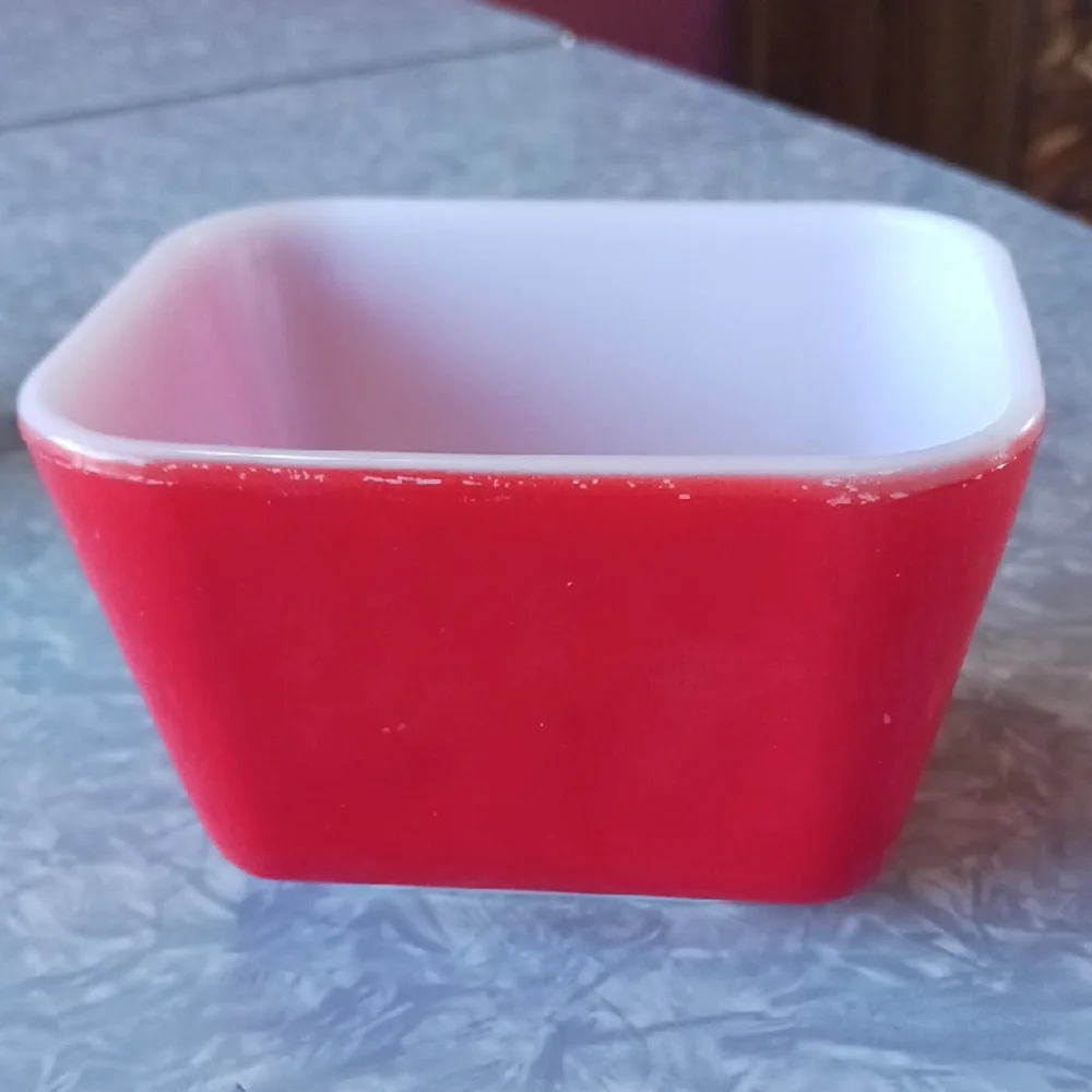 Pyrex~ Primary Red Small Refrigerator Dish - Picture 1 of 10